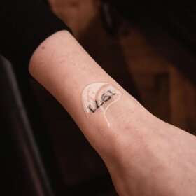 tattoomed tattoo gel on a clients fresh tattoo