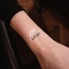 tattoomed tattoo gel auf frischen Tattoo eines Kunden